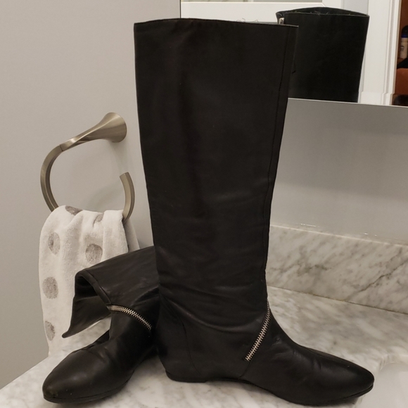 DONATED - Picture 3 of 4